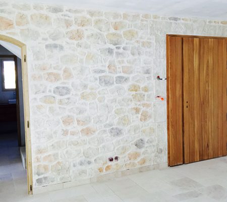 Habillage de ce mur en aspect parement en Avignon (84) Vaucluse Habillage de ce mur en aspect parement en Avignon (84) Vaucluse