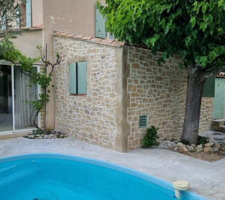 Crépi imitation pierre à Lafare (84) Vaucluse, abris jardin Crépi imitation pierre à Lafare (84) Vaucluse, abris jardin