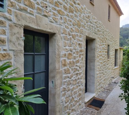 Crépi imitation pierre à Lafare (84) Vaucluse, mur cassant Crépi imitation pierre à Lafare (84) Vaucluse, mur cassant